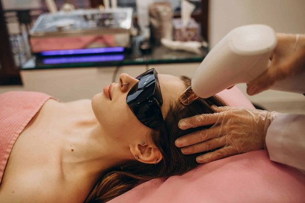 Quels sont les effets de la musicothérapie sur la stimulation cognitive chez les patients atteints d'Alzheimer?